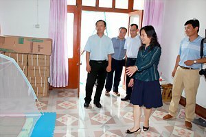 ����У��һ�и����ϴ�ѧ����һ��ǡ�פ�ڴ���в������μӡ������硱���ʵ�����ʦ��