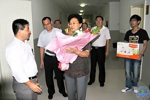 ��ʦ��ǰϦѧУ�쵼�߷ò��ֽ�ʦ